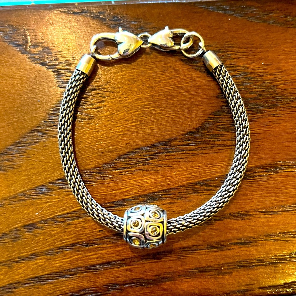 Silver pendant bracelet
